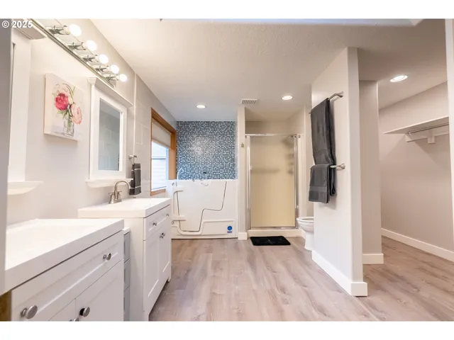 $875,000 | 8925 Southwest 80th Avenue, Portland, OR 97223