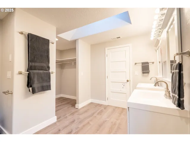 $875,000 | 8925 Southwest 80th Avenue, Portland, OR 97223