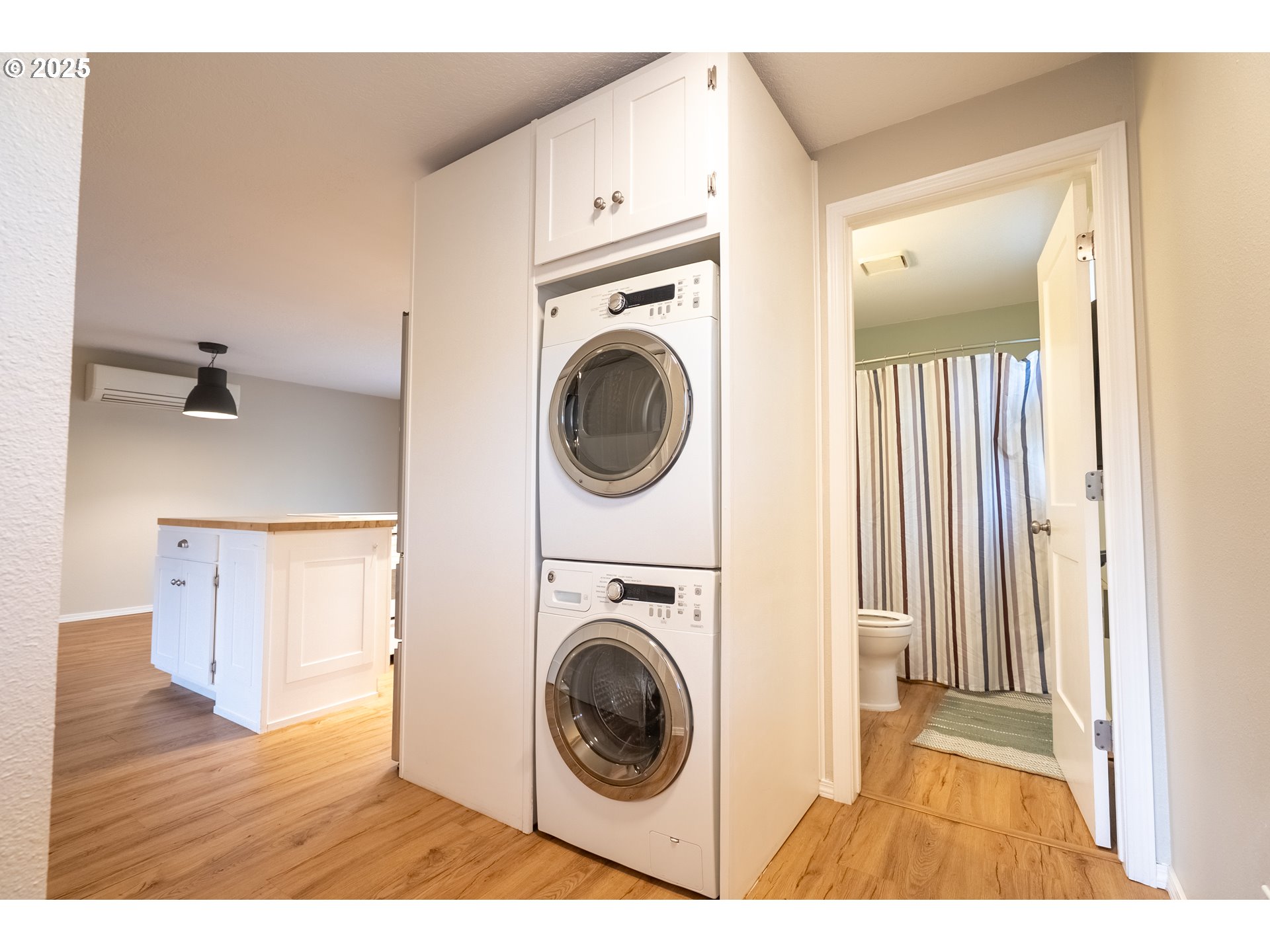 8925 Southwest 80th Avenue Portland, OR 97223 - Photo 32 of 48 Laundry