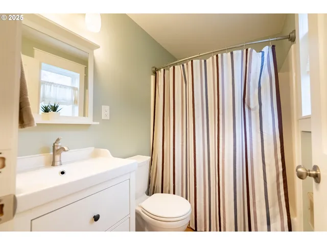 $875,000 | 8925 Southwest 80th Avenue, Portland, OR 97223