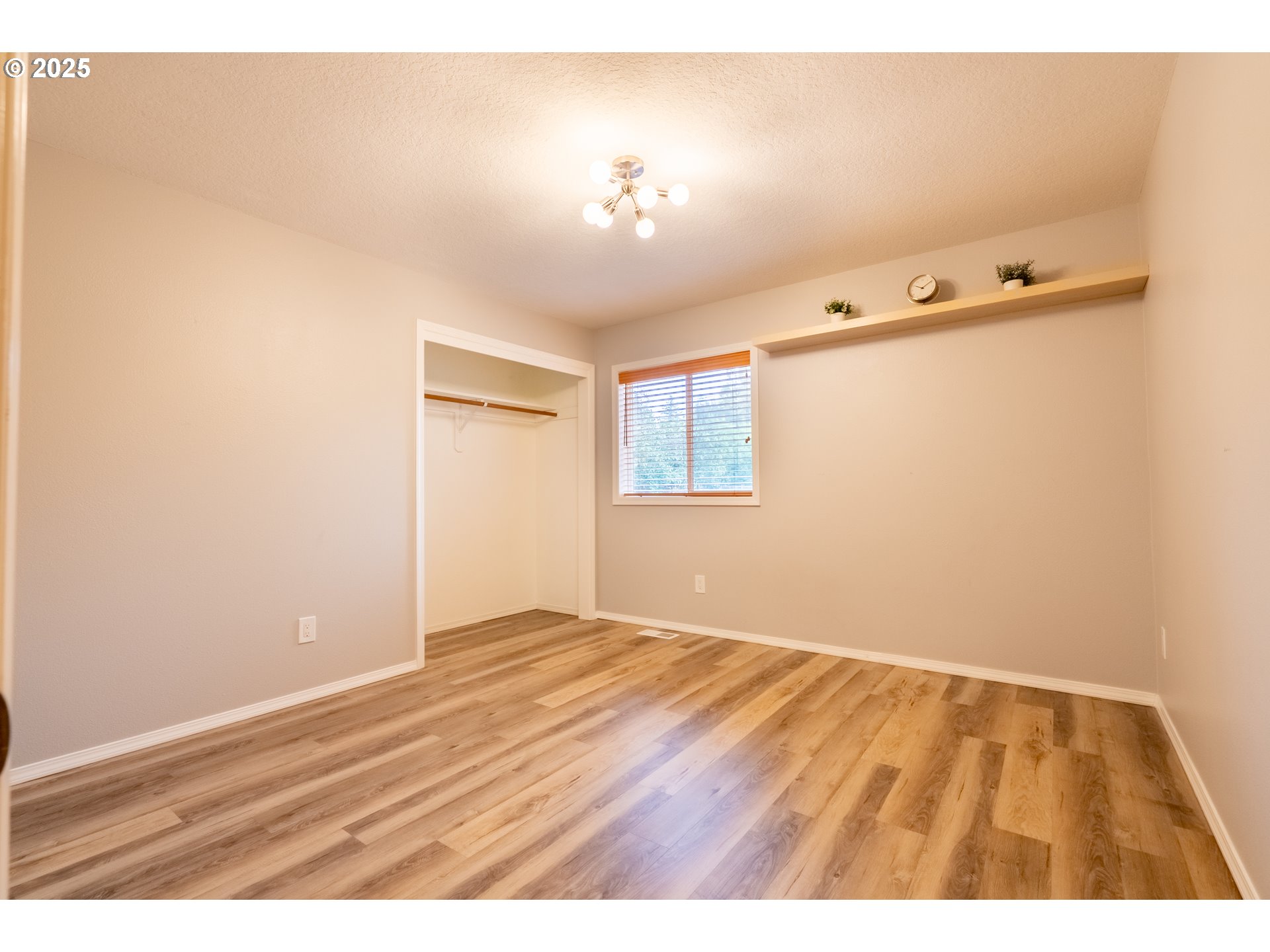 8925 Southwest 80th Avenue Portland, OR 97223 - Photo 9 of 48