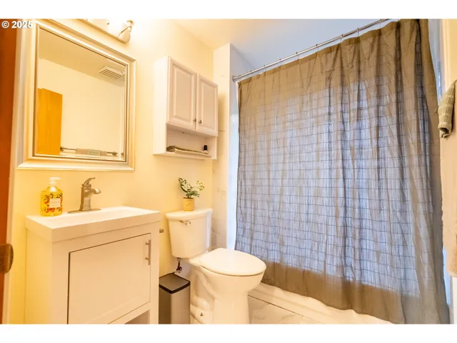 $875,000 | 8925 Southwest 80th Avenue, Portland, OR 97223