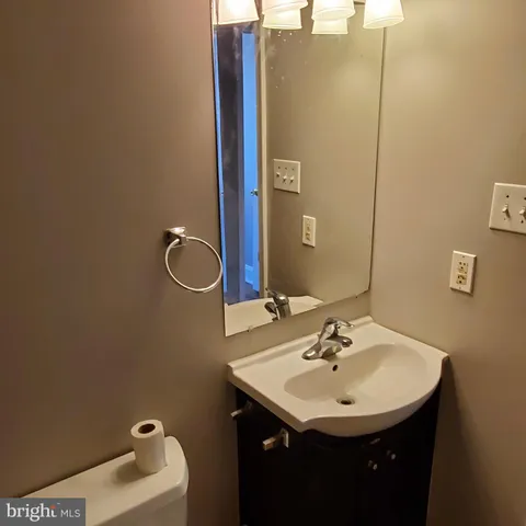 $1,300 | 314 South Locust Street, Hagerstown, MD 21740