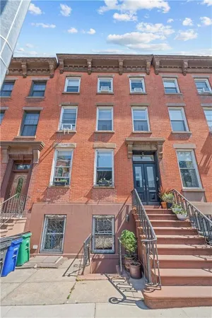 $1,100,000 | 113 Carroll Street, Unit 1 | Carroll Gardens