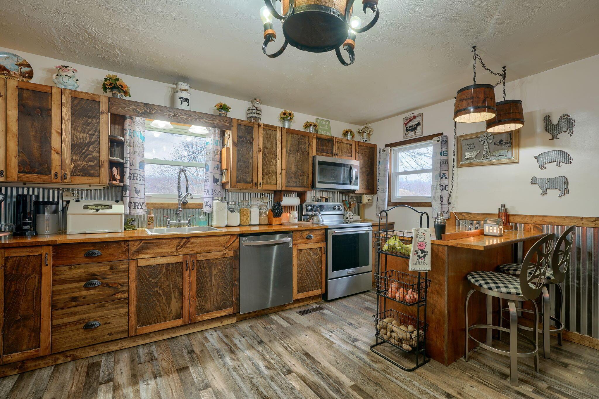 448 Jackson Furnace Road Oak Hill, OH 45656 - Photo 14 of 33 14. Kitchen