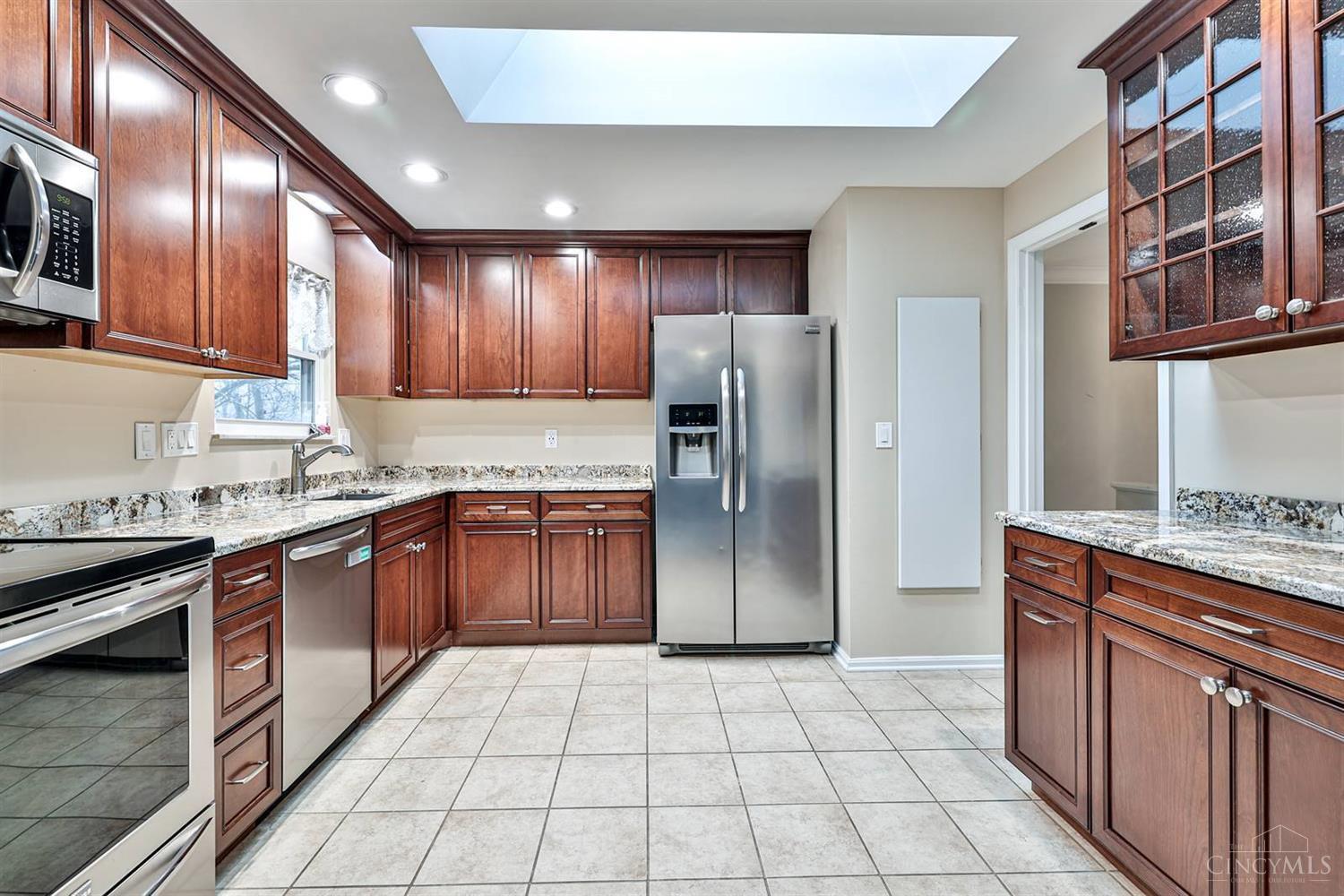 1541 Oldbridge Road Cincinnati, OH 45230 - Photo 12 of 39 Gallery Image 12