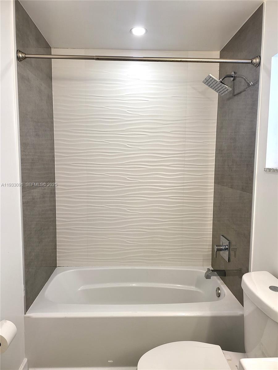 9723 North New River Canal Road, Unit 416 Plantation, FL 33324 - Photo 22 of 51