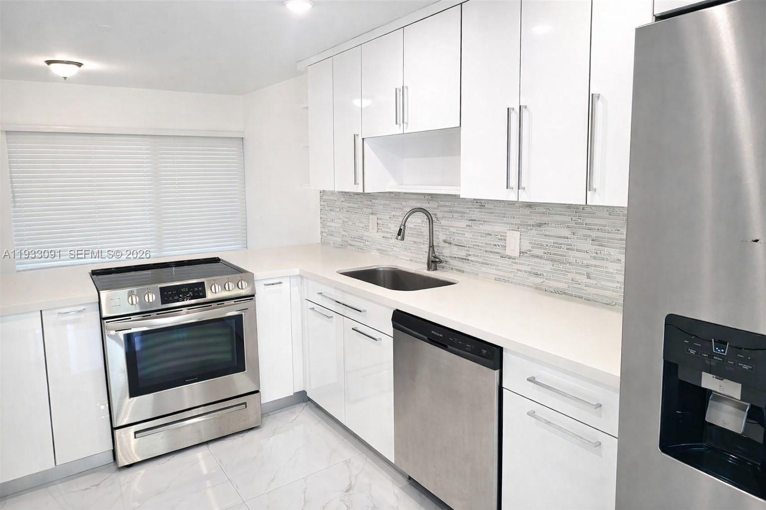 9723 North New River Canal Road, Unit 416 Plantation, FL 33324 - Photo 3 of 51