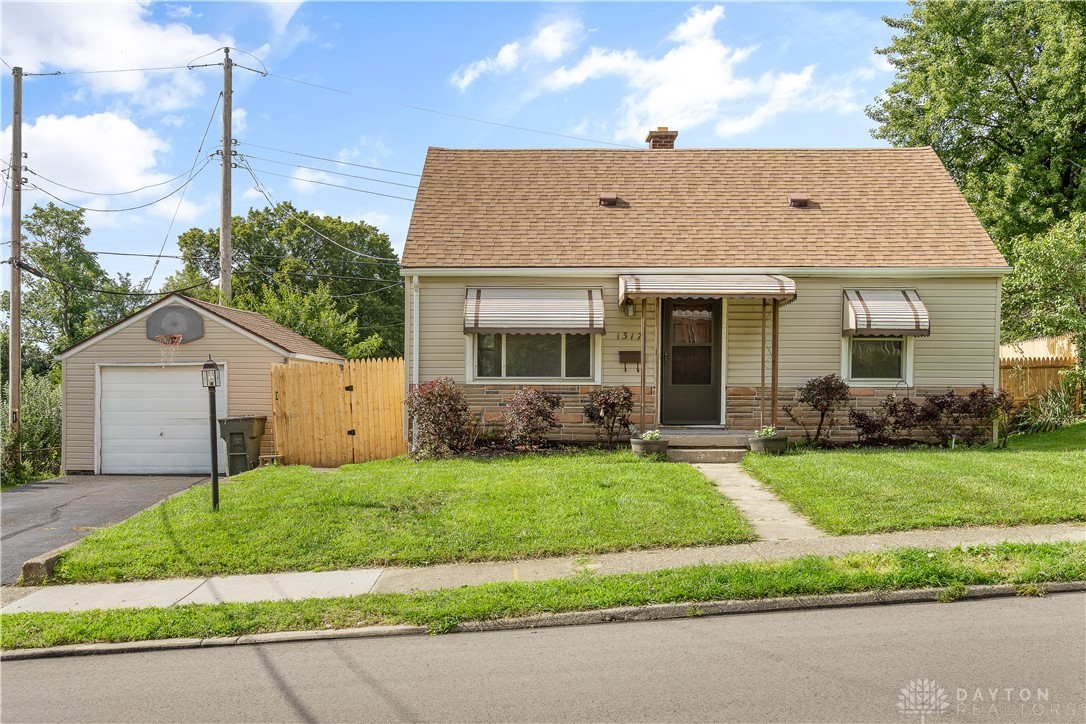 1317 Radio Road Dayton, OH 45403 - Photo 2 of 28