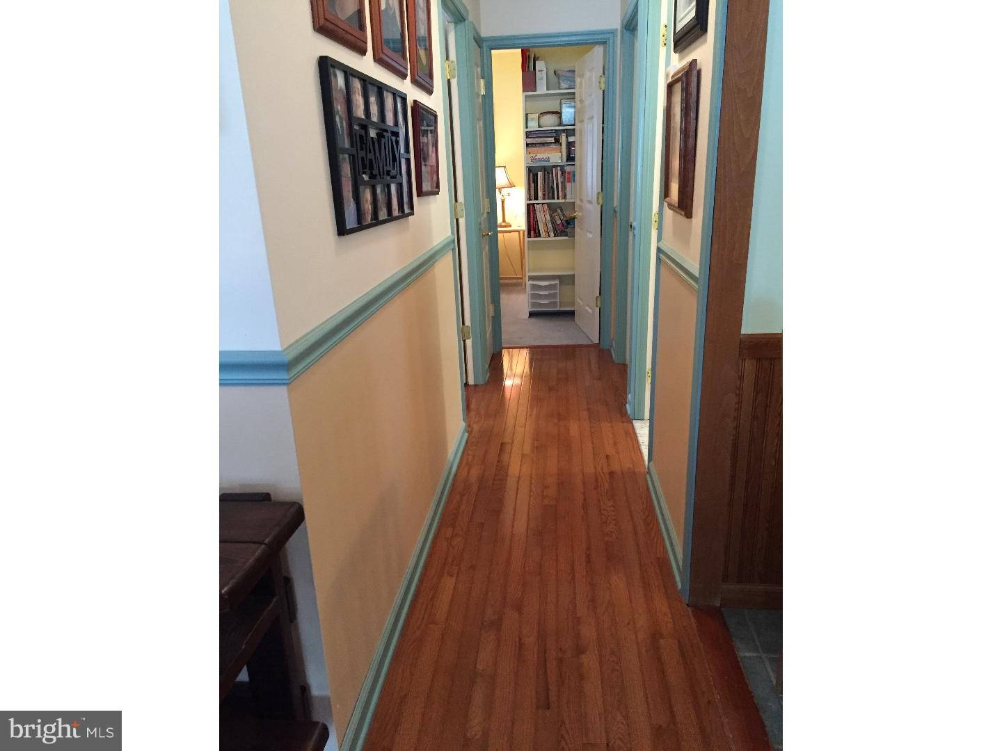 15212 Wayside Road Philadelphia, PA 19116 - Photo 12 of 25 Hallway
