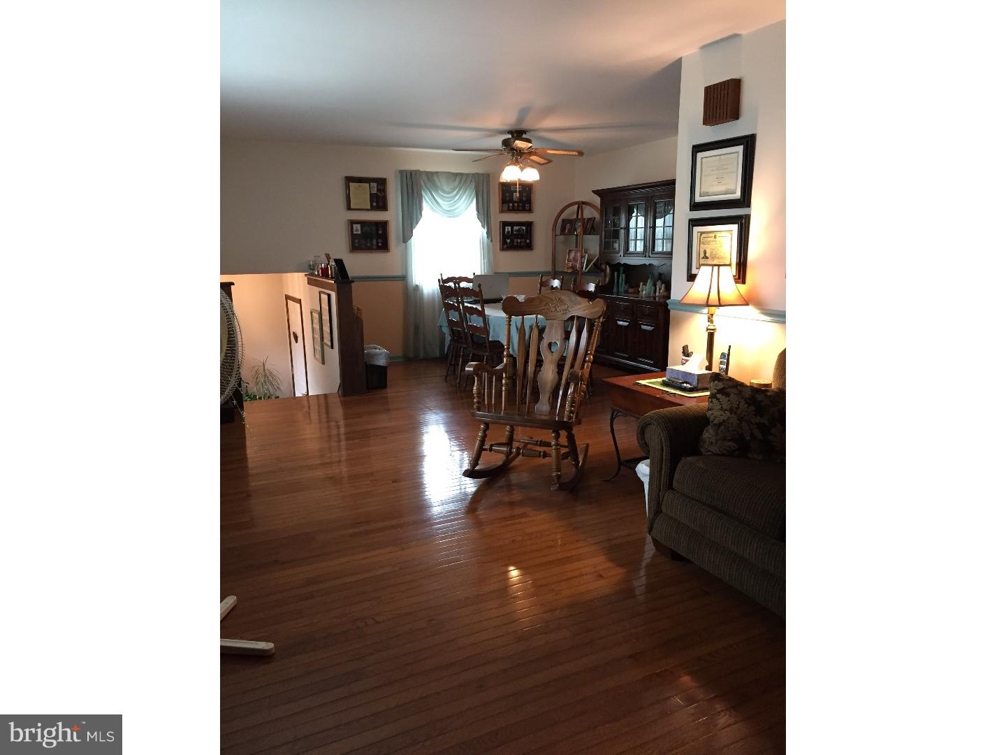 15212 Wayside Road Philadelphia, PA 19116 - Photo 9 of 25 Dining Room