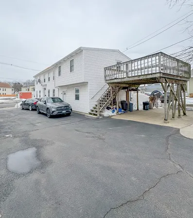 $2,000 | 117 Central Street, Unit 1, Peabody, MA 01960