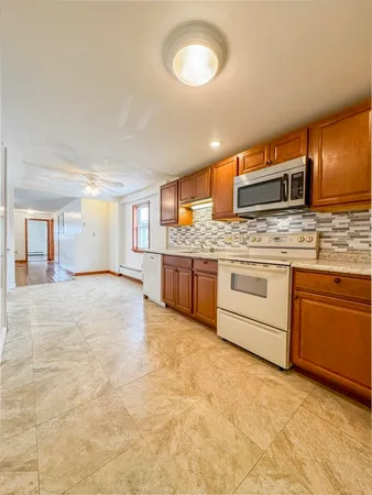 $2,000 | 117 Central Street, Unit 1, Peabody, MA 01960