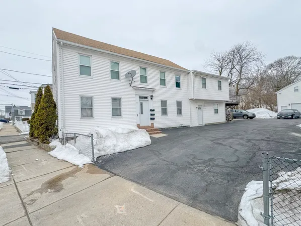 $2,000 | 117 Central Street, Unit 1, Peabody, MA 01960