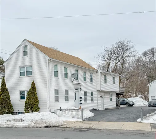 $2,000 | 117 Central Street, Unit 1, Peabody, MA 01960
