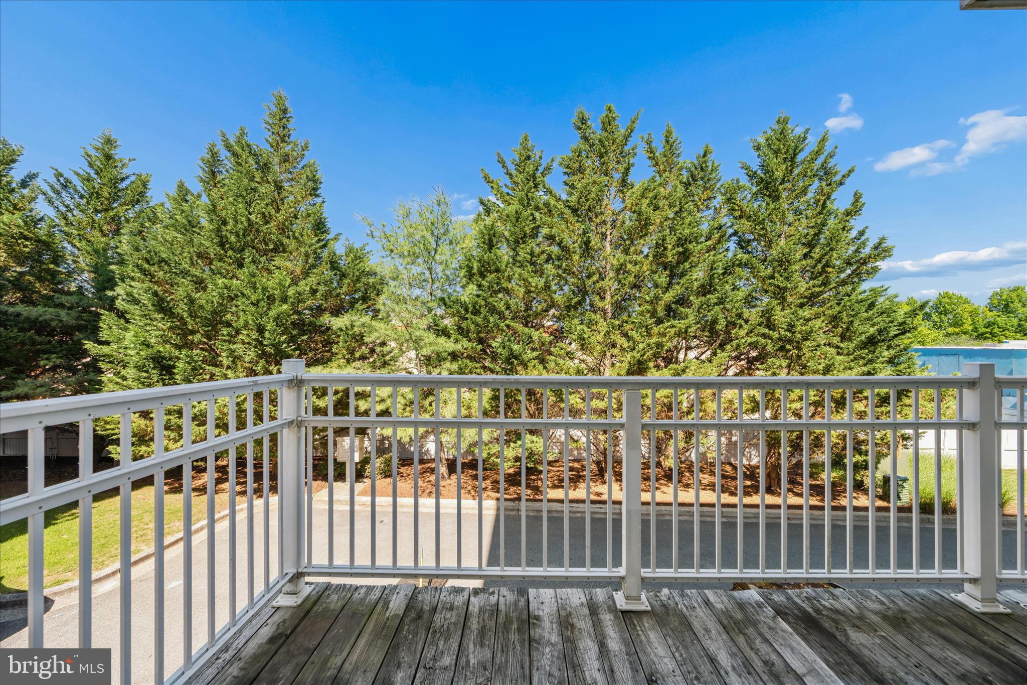 123 Bucksfield Road, Unit 123 Gaithersburg, MD 20878 - Photo 27 of 49 Deck