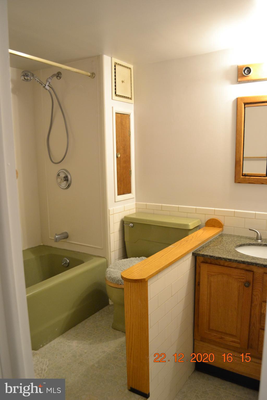 7786 West Shore Road Pasadena, MD 21122 - Photo 34 of 51 Full bath