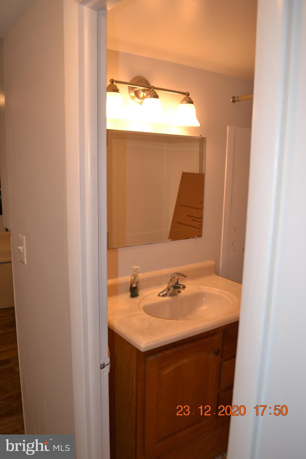 7786 West Shore Road Pasadena, MD 21122 - Photo 48 of 51 Full Bath