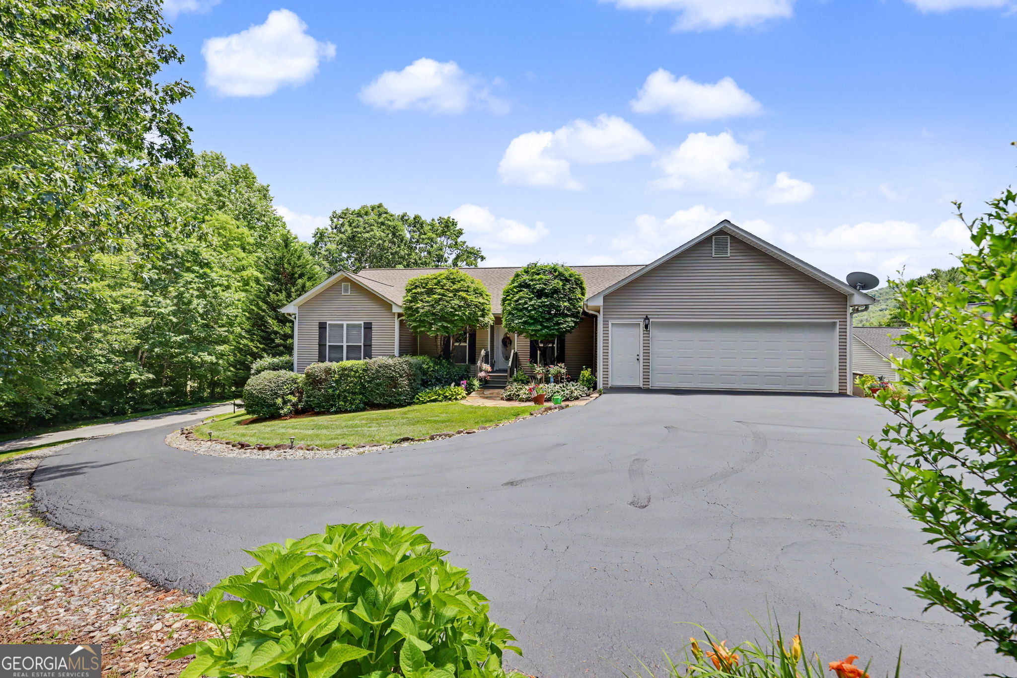 499 Driver Lane Sky Valley, GA 30537 - Photo 5 of 58