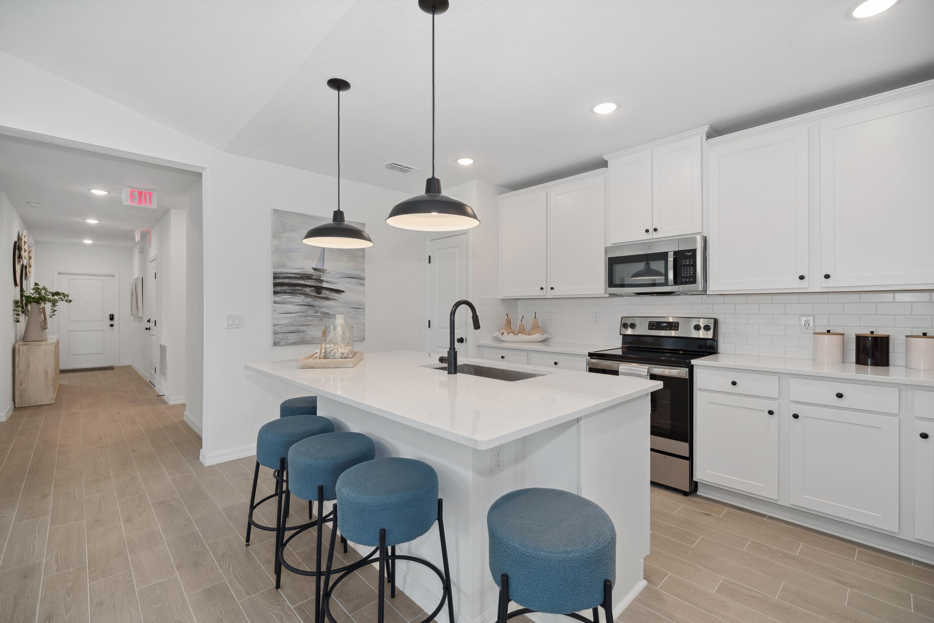 1665 Wyoming Drive Southeast, Unit 100 Palm Bay, FL 32909 - Photo 11 of 29 Kitchen