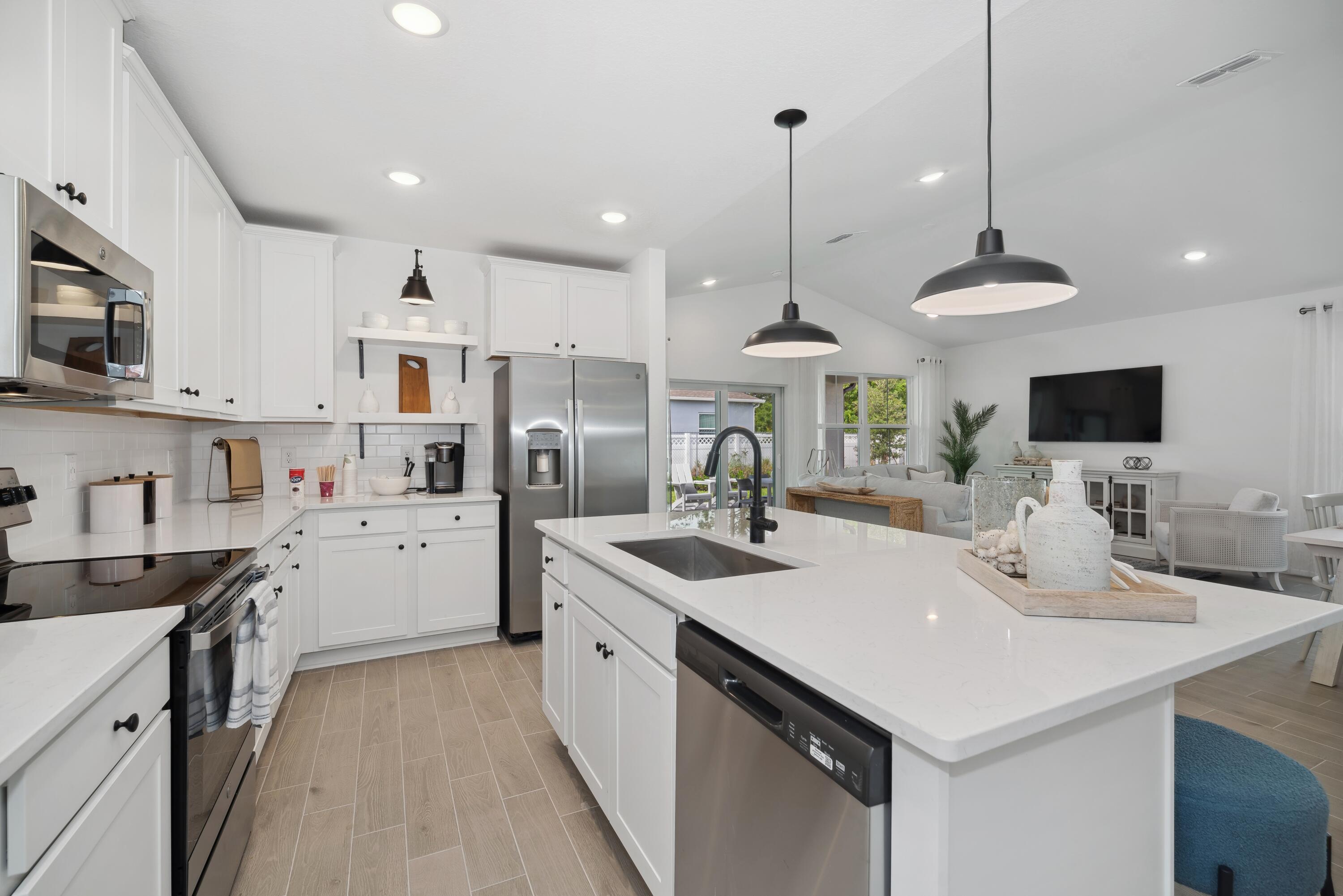 1665 Wyoming Drive Southeast, Unit 100 Palm Bay, FL 32909 - Photo 12 of 29 Kitchen