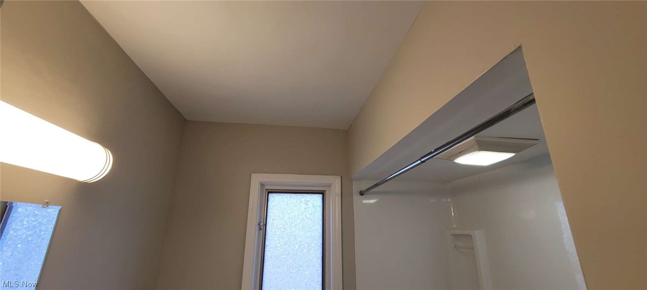 6149 North Canterbury Road Parma, OH 44129 - Photo 9 of 16 View of interior details