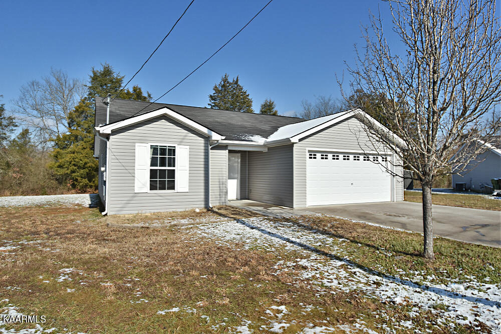 5133 Cedar Knoll Lane Corryton, TN 37721 - Photo 2 of 21 DSC_4672