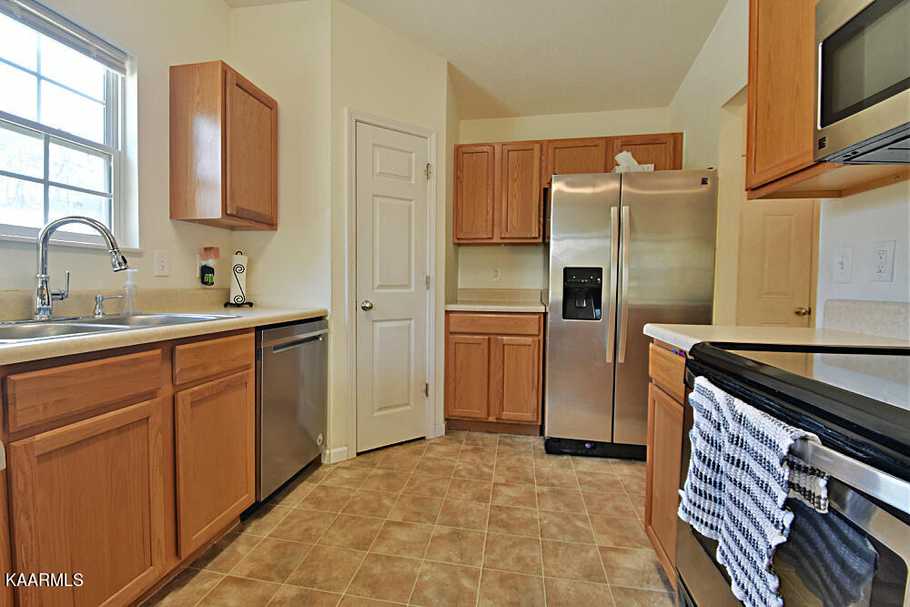 5133 Cedar Knoll Lane Corryton, TN 37721 - Photo 10 of 21 DSC_4657