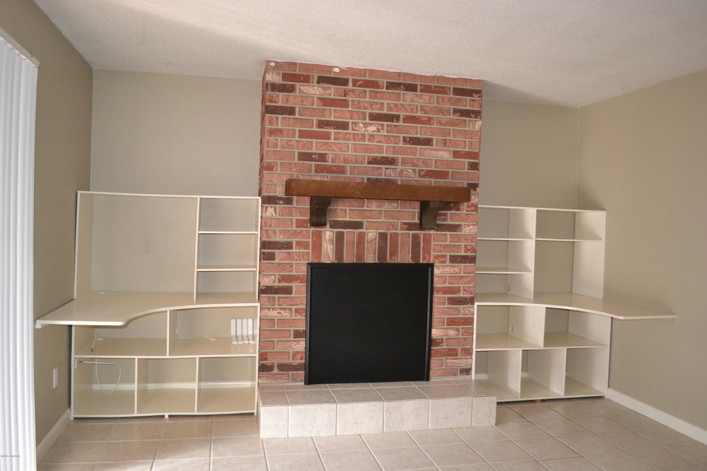 103 Springwood Square Port Orange, FL 32129 - Photo 2 of 18 DSC_0596