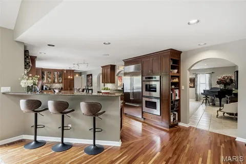 $1,399,900 | 17 Stacy Drive, St. Louis, MO 63132
