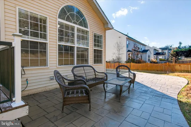 $830,000 | 156 Meadowview Lane, Warrenton, VA 20186