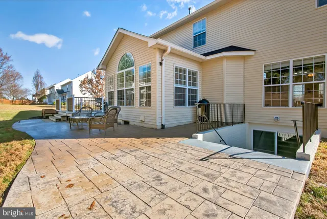 $830,000 | 156 Meadowview Lane, Warrenton, VA 20186