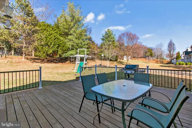 $830,000 | 156 Meadowview Lane, Warrenton, VA 20186