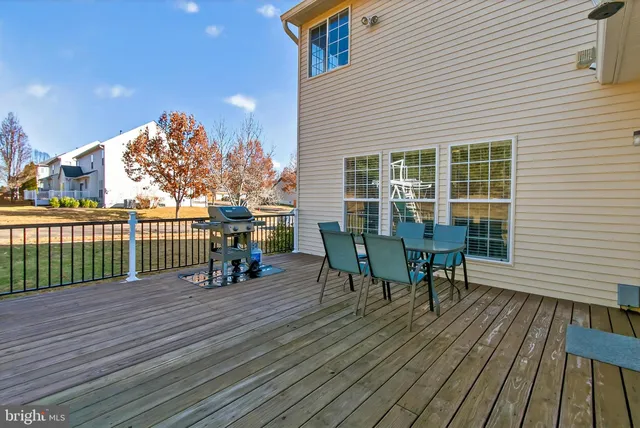 $830,000 | 156 Meadowview Lane, Warrenton, VA 20186