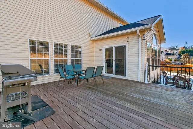 $830,000 | 156 Meadowview Lane, Warrenton, VA 20186