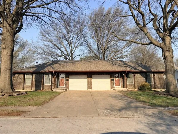 $415,000 | 606 Northeast Magellan Avenue, Lee's Summit, MO 64063
