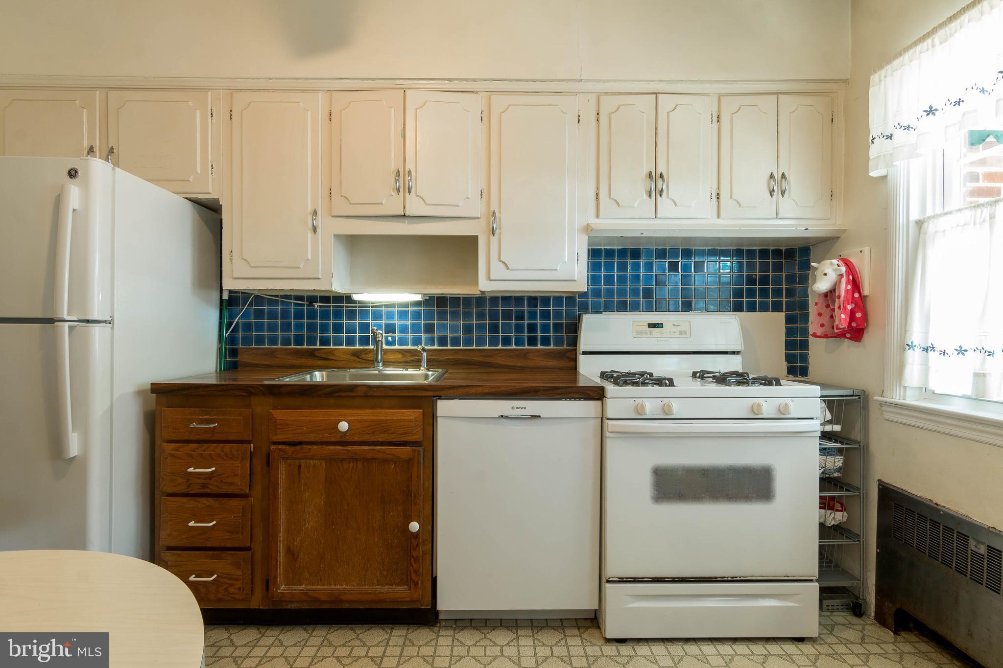 417 Dumbarton Road Baltimore, MD 21212 - Photo 4 of 34