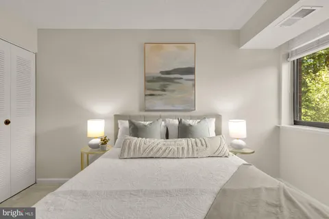 $390,000 | 2230 George C Marshall Drive, Unit 306, Falls Church, VA 22043