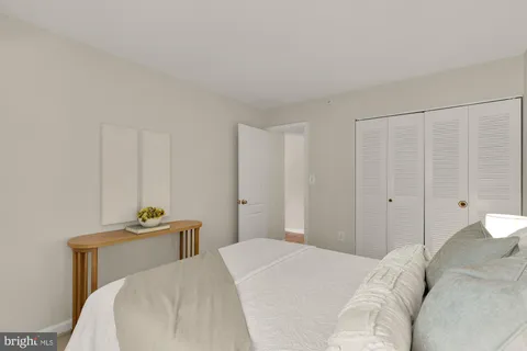 $390,000 | 2230 George C Marshall Drive, Unit 306, Falls Church, VA 22043