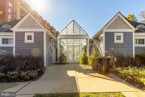 $390,000 | 2230 George C Marshall Drive, Unit 306, Falls Church, VA 22043