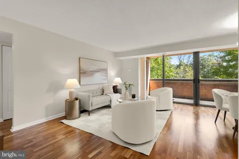 $390,000 | 2230 George C Marshall Drive, Unit 306, Falls Church, VA 22043