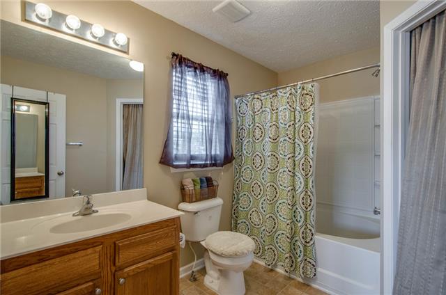 416 Creekside Lane Spring Hill, TN 37174 - Photo 11 of 14 Full bath-master bedroom