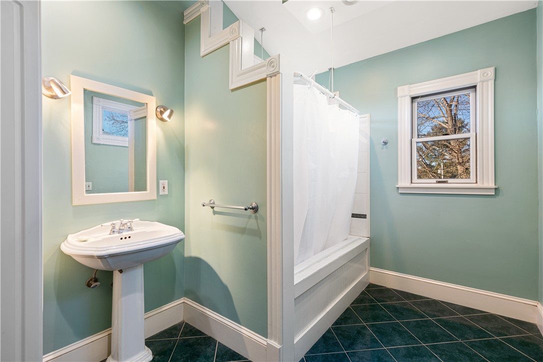 73 Strathmore Road Cranston, RI 02905 - Photo 30 of 49 2nd Floor Bathroom