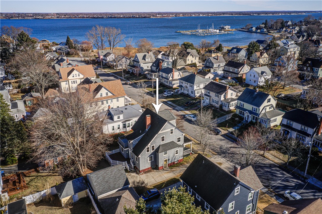 73 Strathmore Road Cranston, RI 02905 - Photo 3 of 49 73 Strathmore