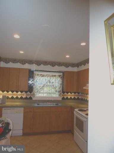 8303 Wickham Road Springfield, VA 22152 - Photo 13 of 23 Kitchen