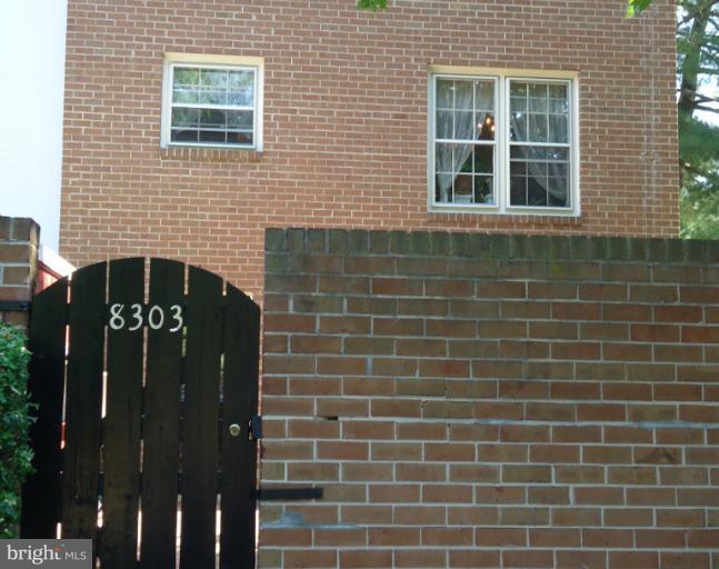 8303 Wickham Road Springfield, VA 22152 - Photo 21 of 23 Exterior (Rear)