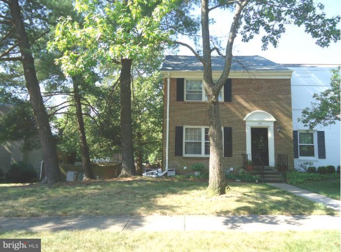 8303 Wickham Road Springfield, VA 22152 - Photo 8 of 23 Exterior (General)