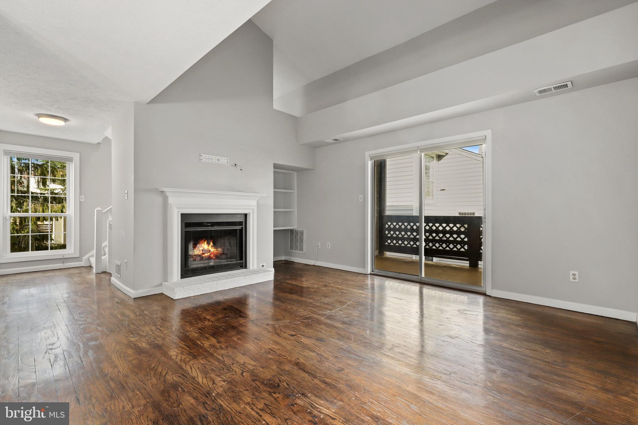 10038 Oakton Terrace Road Oakton, VA 22124 - Photo 4 of 25