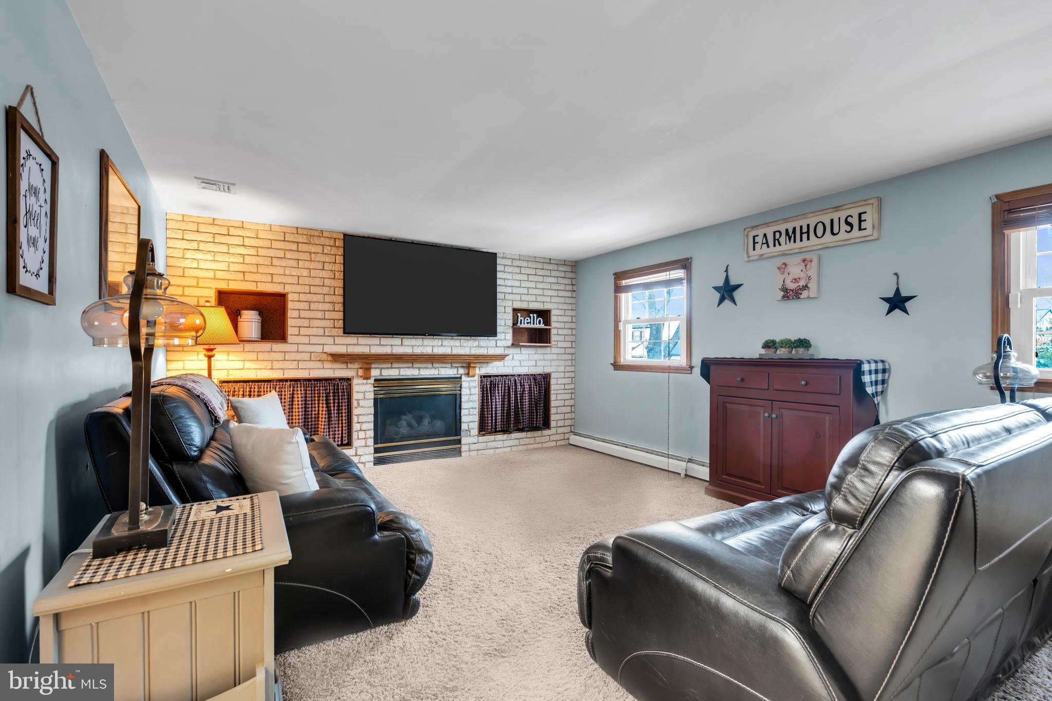 43 Morgan Road Aston, PA 19014 - Photo 12 of 30 Famiy Room