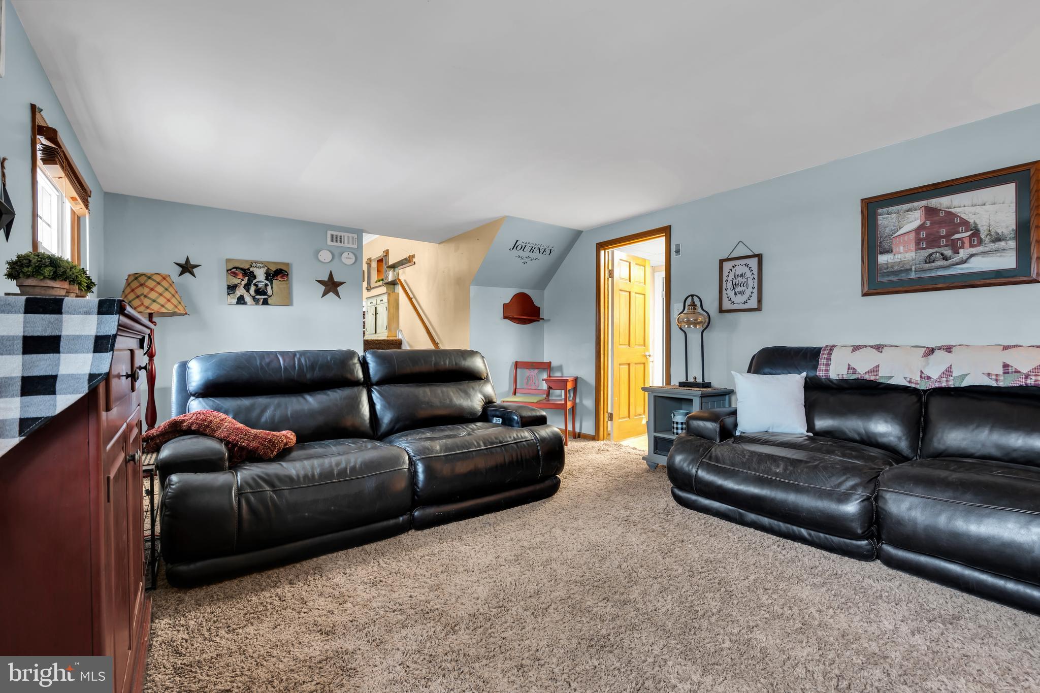 43 Morgan Road Aston, PA 19014 - Photo 14 of 30 Family Room